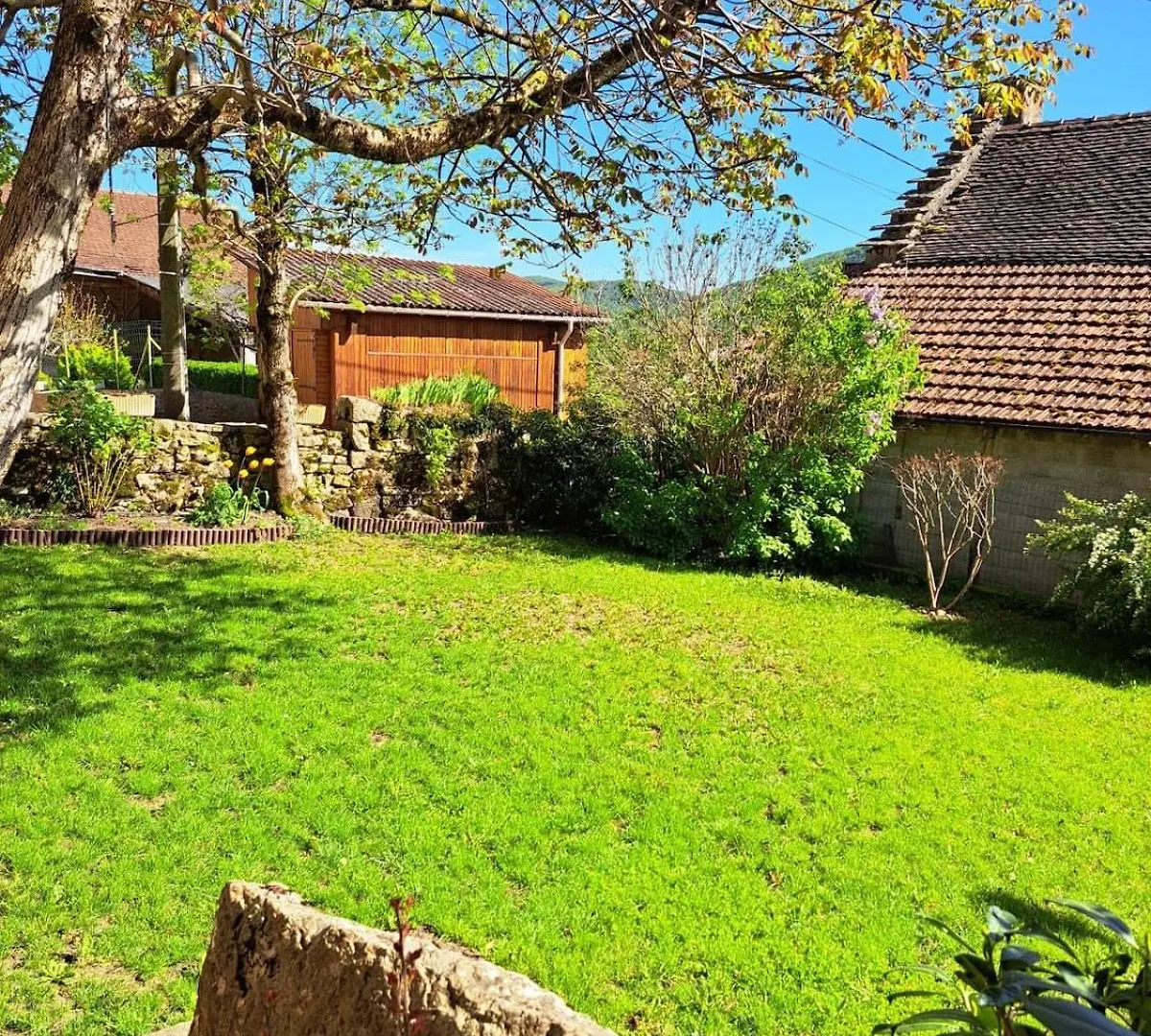 Vila Grange Les Rochettes Benonces Francie
